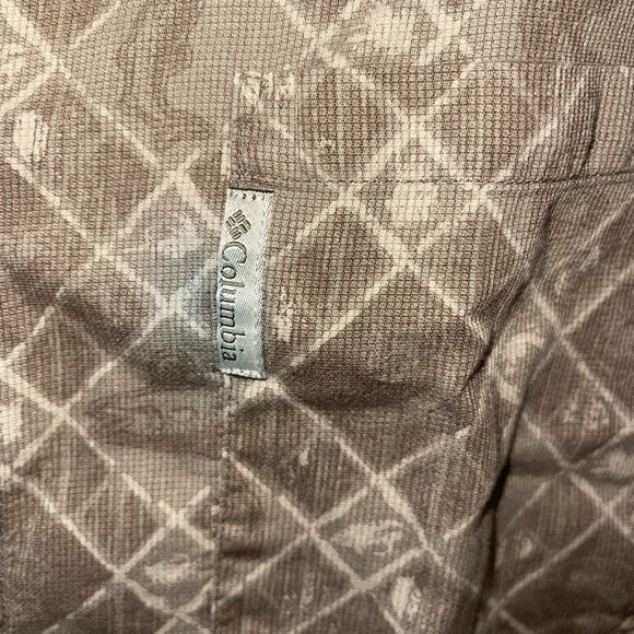 Columbia Button Down, River Lodge Collection - Mens size L - - Picture 4 of 5